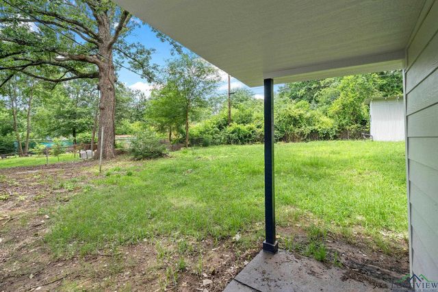 251 CROCKETT ST, Lone Star, TX 75668