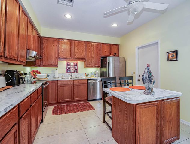 335 Hawthorne Lane, Vero Beach, FL 32962