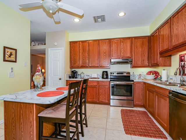 335 Hawthorne Lane, Vero Beach, FL 32962