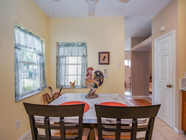 335 Hawthorne Lane, Vero Beach, FL 32962