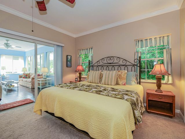 335 Hawthorne Lane, Vero Beach, FL 32962