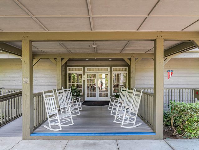 335 Hawthorne Lane, Vero Beach, FL 32962