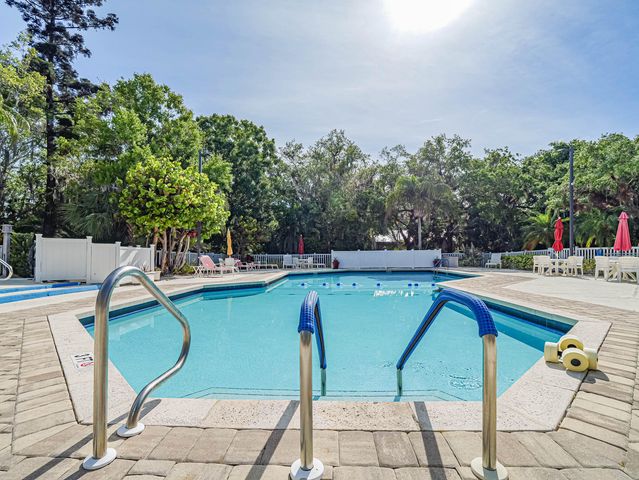 335 Hawthorne Lane, Vero Beach, FL 32962