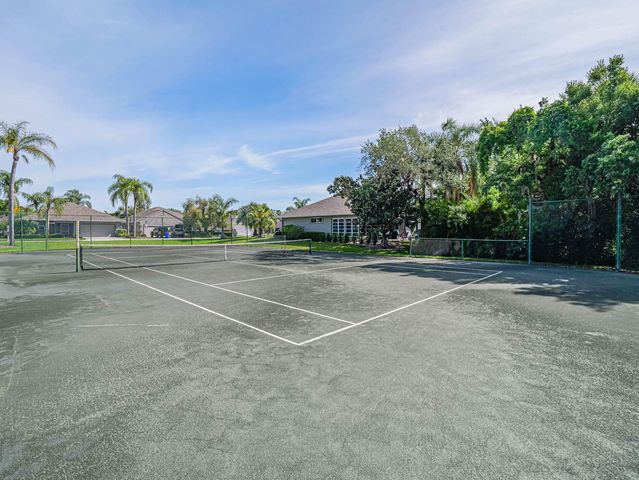335 Hawthorne Lane, Vero Beach, FL 32962