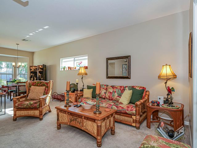 335 Hawthorne Lane, Vero Beach, FL 32962