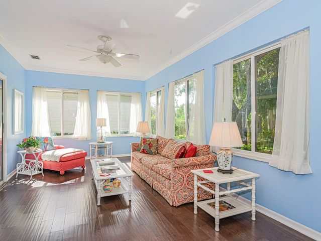 335 Hawthorne Lane, Vero Beach, FL 32962