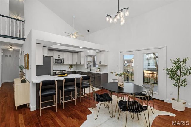 16712 Chesterfield Farms Drive, Chesterfield, MO 63005