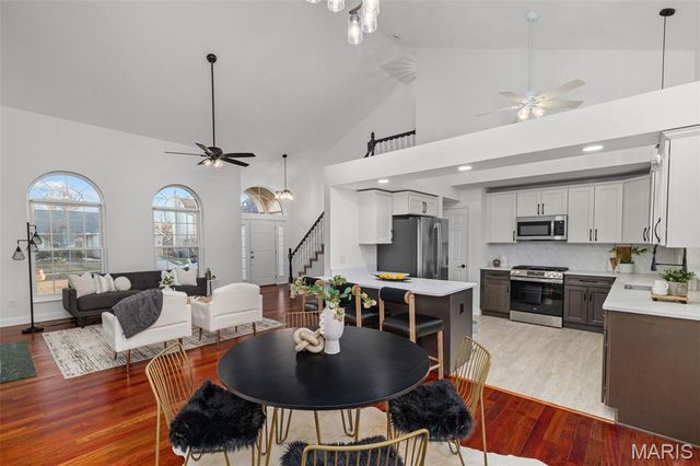 16712 Chesterfield Farms Drive, Chesterfield, MO 63005