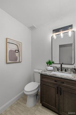 16712 Chesterfield Farms Drive, Chesterfield, MO 63005