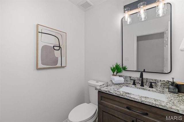 16712 Chesterfield Farms Drive, Chesterfield, MO 63005