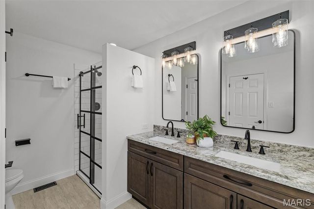 16712 Chesterfield Farms Drive, Chesterfield, MO 63005