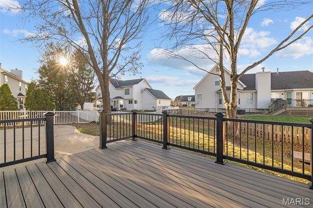 16712 Chesterfield Farms Drive, Chesterfield, MO 63005