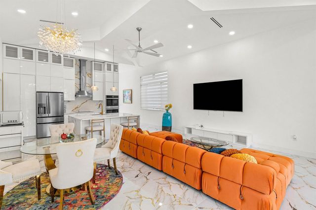 202 SE 4th Street, Delray Beach, FL 33483