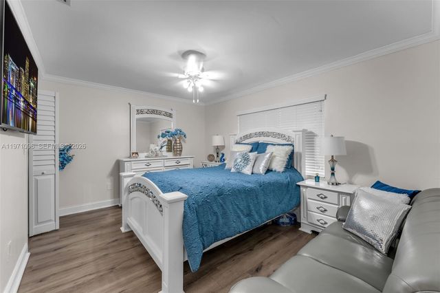 15109 SW 71st Ln, Miami, FL 33193