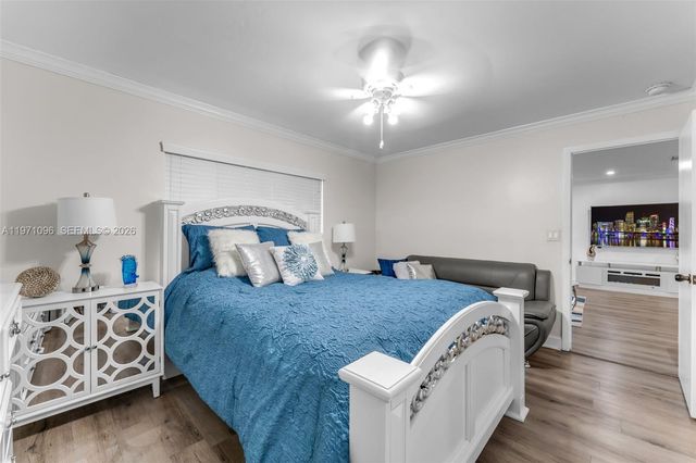 15109 SW 71st Ln, Miami, FL 33193