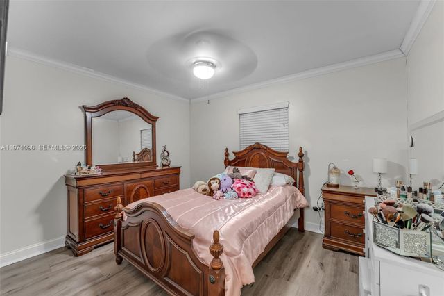 15109 SW 71st Ln, Miami, FL 33193