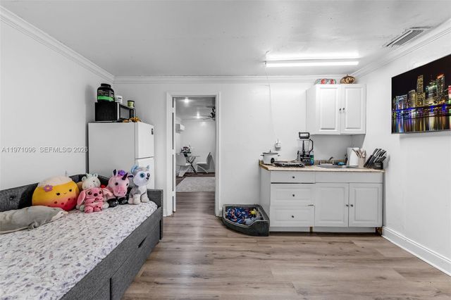 15109 SW 71st Ln, Miami, FL 33193