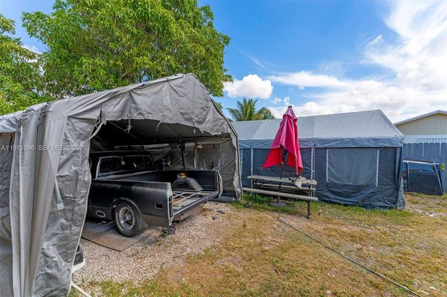 15109 SW 71st Ln, Miami, FL 33193