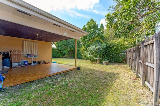 15109 SW 71st Ln, Miami, FL 33193