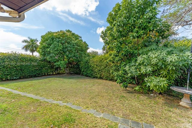 15109 SW 71st Ln, Miami, FL 33193