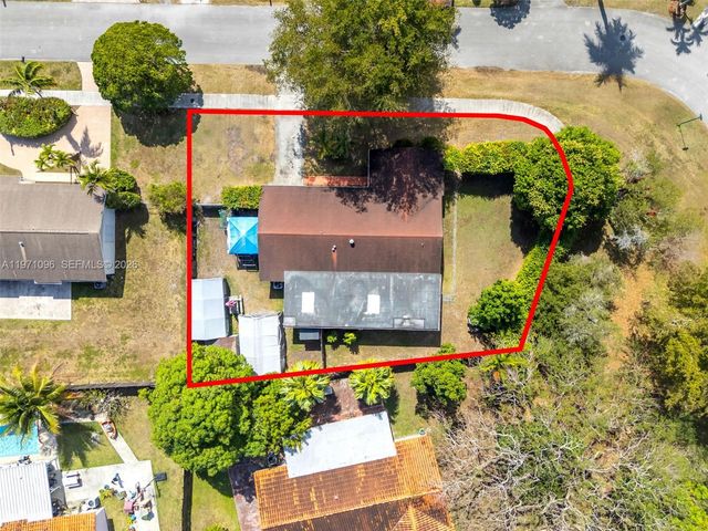 15109 SW 71st Ln, Miami, FL 33193