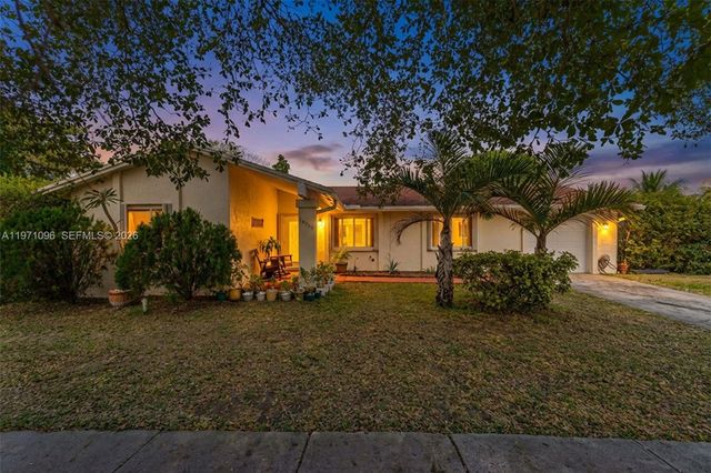 15109 SW 71st Ln, Miami, FL 33193