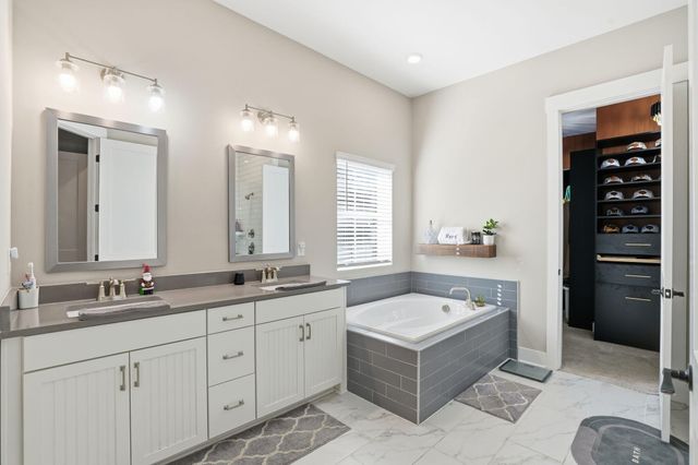 1055 Stonehenge Drive, Hanahan, SC 29410