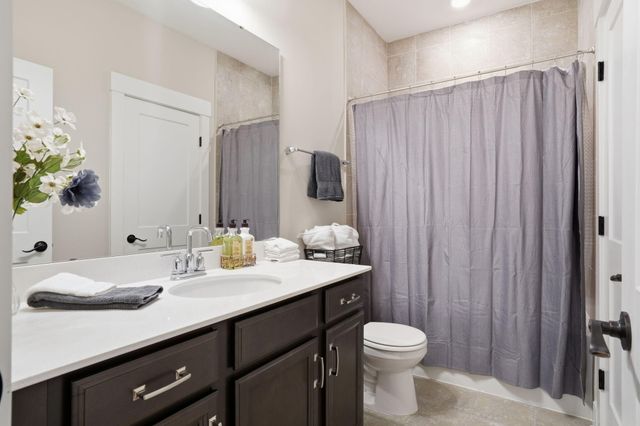 1055 Stonehenge Drive, Hanahan, SC 29410