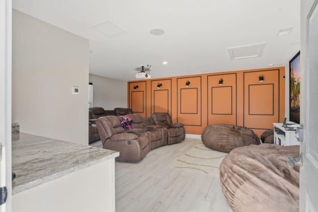 1055 Stonehenge Drive, Hanahan, SC 29410