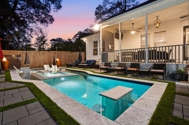 1055 Stonehenge Drive, Hanahan, SC 29410