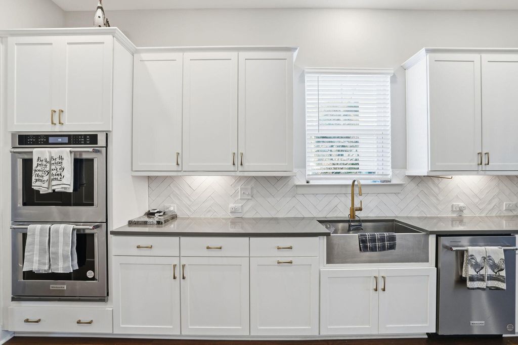 Image 14 of property listing at 1055 Stonehenge Drive, Hanahan, SC 29410