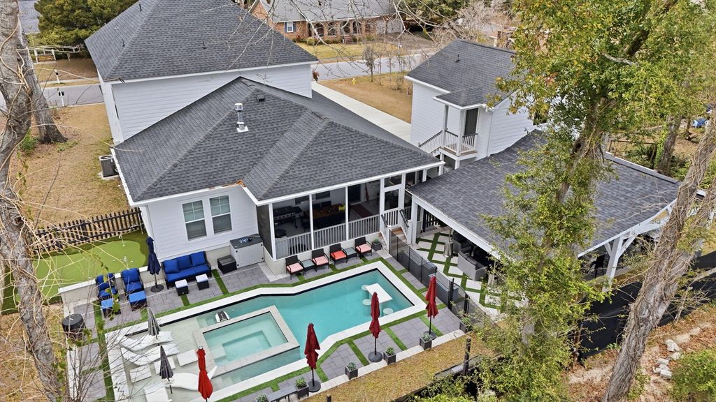 Image 2 of property listing at 1055 Stonehenge Drive, Hanahan, SC 29410