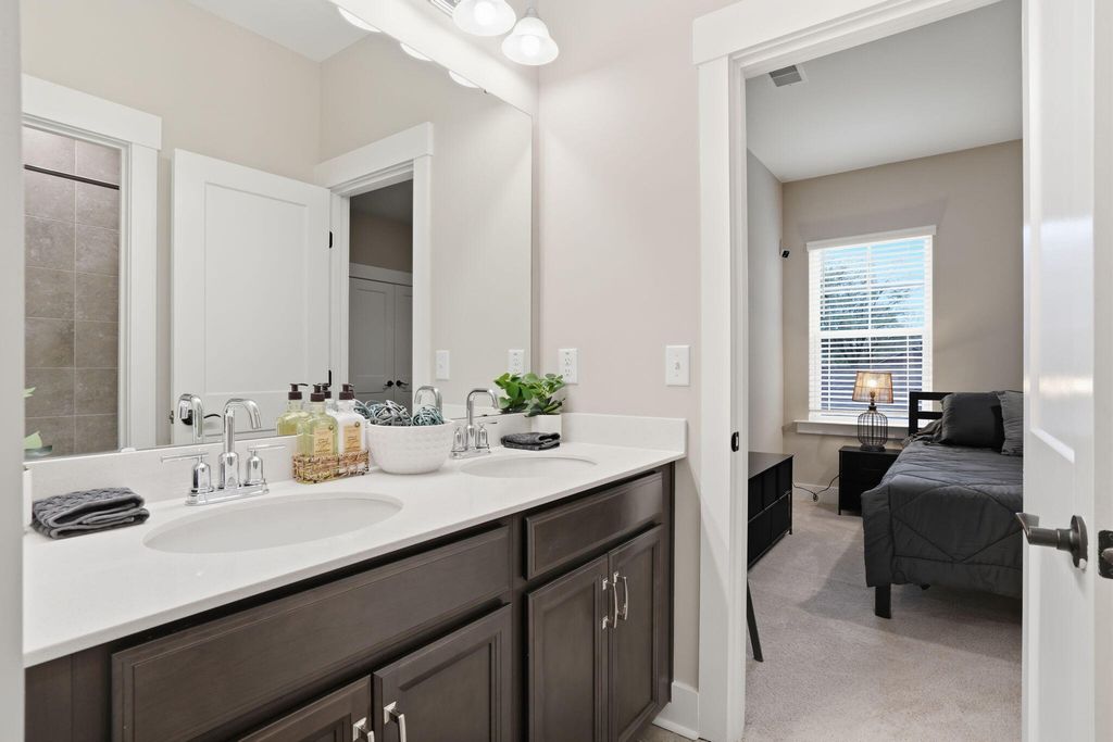 Image 25 of property listing at 1055 Stonehenge Drive, Hanahan, SC 29410