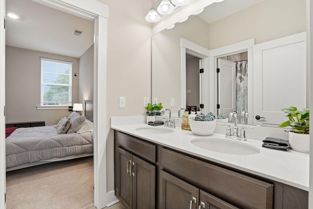 Image 26 of property listing at 1055 Stonehenge Drive, Hanahan, SC 29410