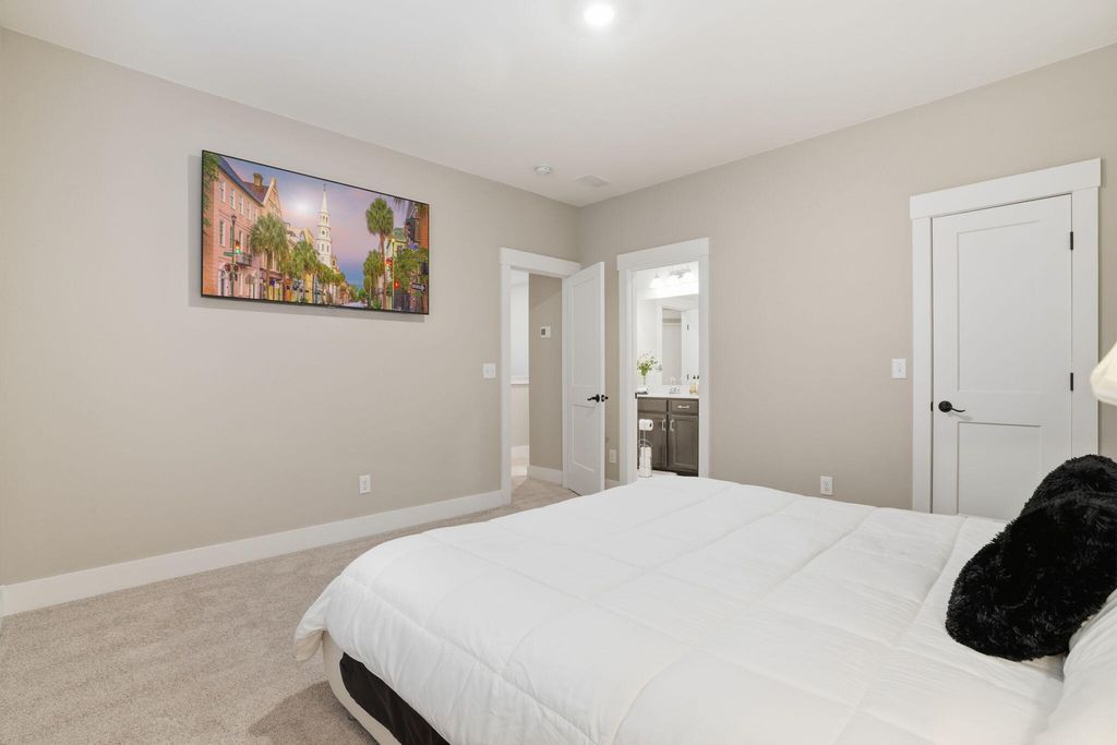 Image 30 of property listing at 1055 Stonehenge Drive, Hanahan, SC 29410