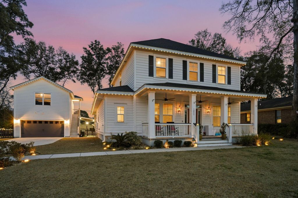 Image 7 of property listing at 1055 Stonehenge Drive, Hanahan, SC 29410