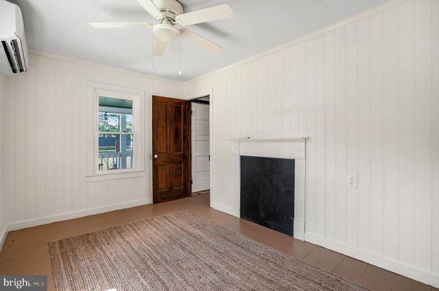 6033 LEWIS ST, Chincoteague Island, VA 23336