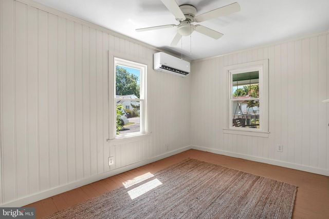 6033 LEWIS ST, Chincoteague Island, VA 23336