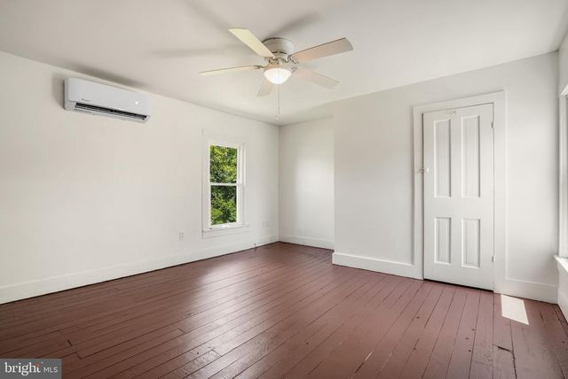 6033 LEWIS ST, Chincoteague Island, VA 23336