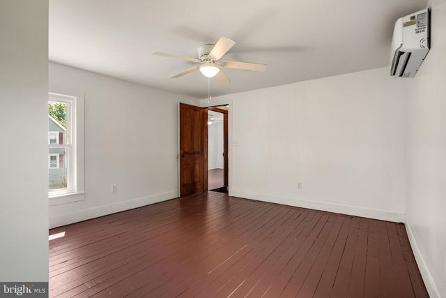 6033 LEWIS ST, Chincoteague Island, VA 23336