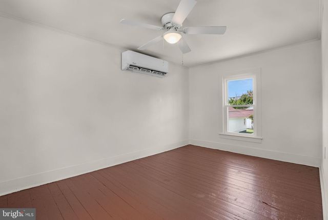 6033 LEWIS ST, Chincoteague Island, VA 23336