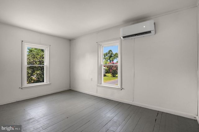 6033 LEWIS ST, Chincoteague Island, VA 23336