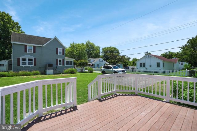 6033 LEWIS ST, Chincoteague Island, VA 23336