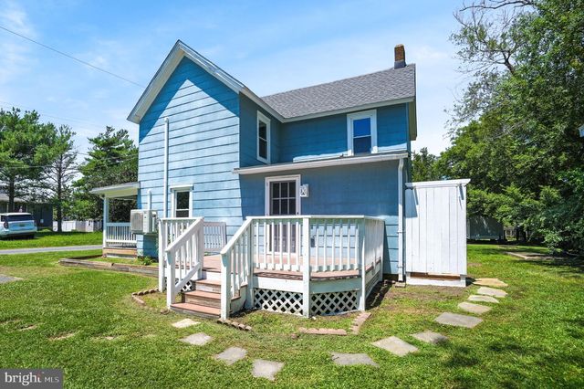 6033 LEWIS ST, Chincoteague Island, VA 23336
