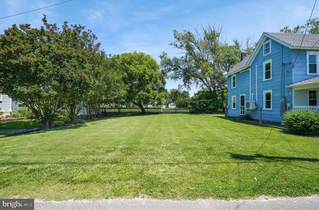 6033 LEWIS ST, Chincoteague Island, VA 23336