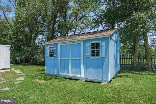 6033 LEWIS ST, Chincoteague Island, VA 23336