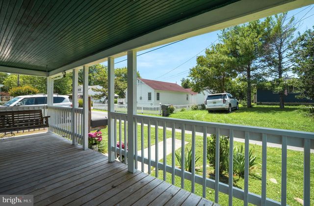 6033 LEWIS ST, Chincoteague Island, VA 23336