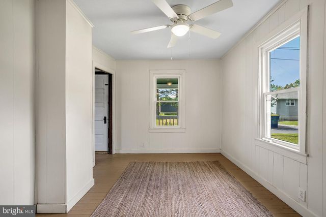 6033 LEWIS ST, Chincoteague Island, VA 23336