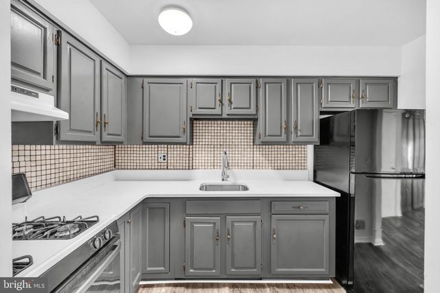 905 N CENTRAL AVE, Baltimore, MD 21202