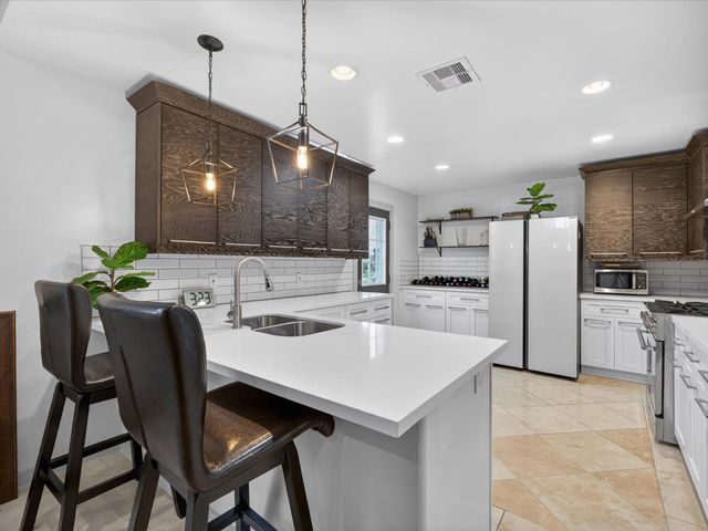 2522 Baycrest Drive, Houston, TX 77058